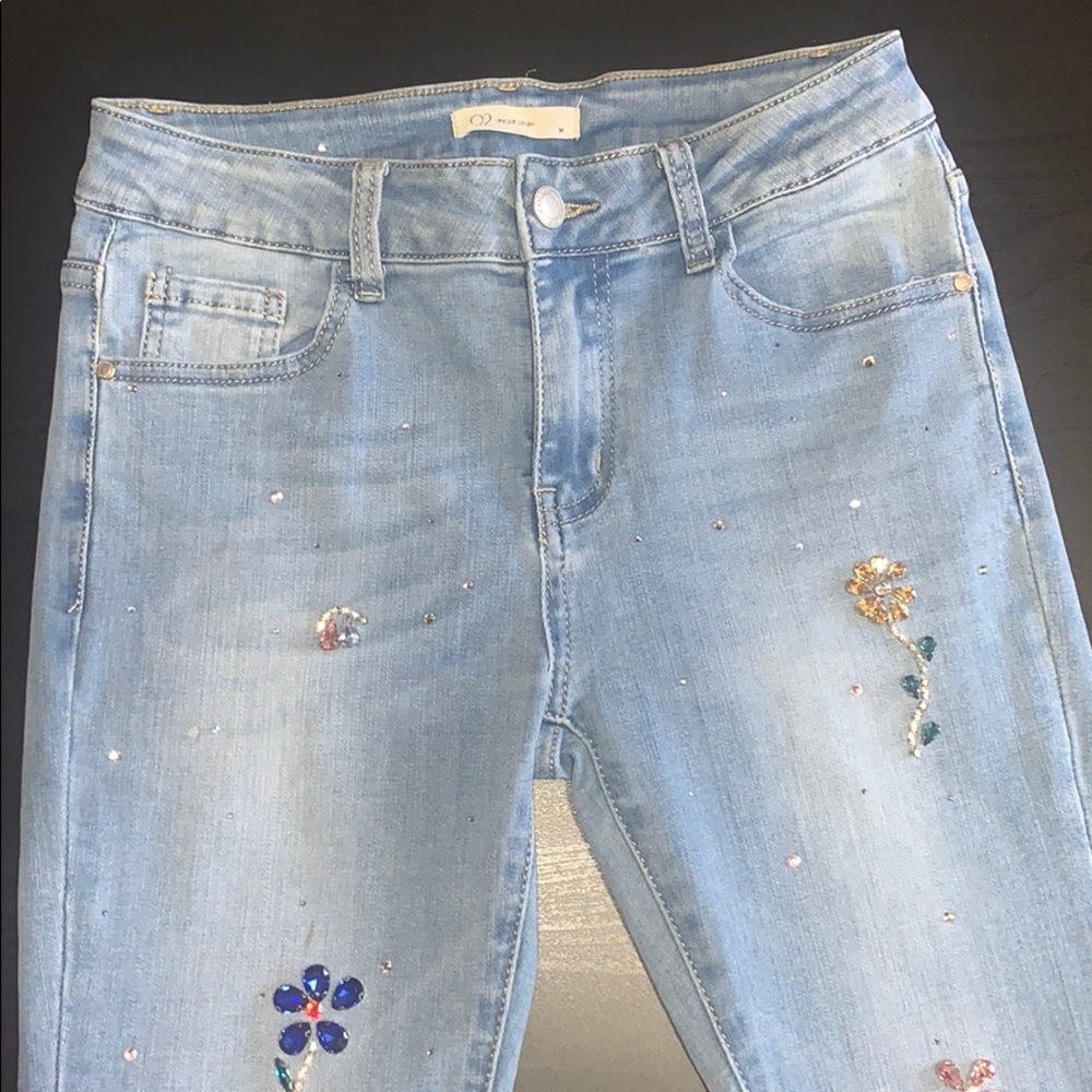 Brooch embellished Jeans